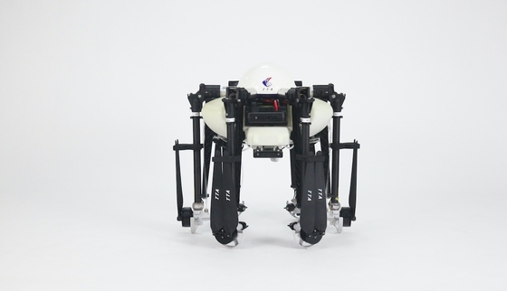 Инженеры обслуживают машины за рубежом M6E GPS и камера 30L беспилотные летательные аппараты распылитель растений