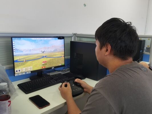 Высокоточный 12000 Вт Продолжительность полета Сектор распыливания Форма сельскохозяйственного беспилотного летательного аппарата