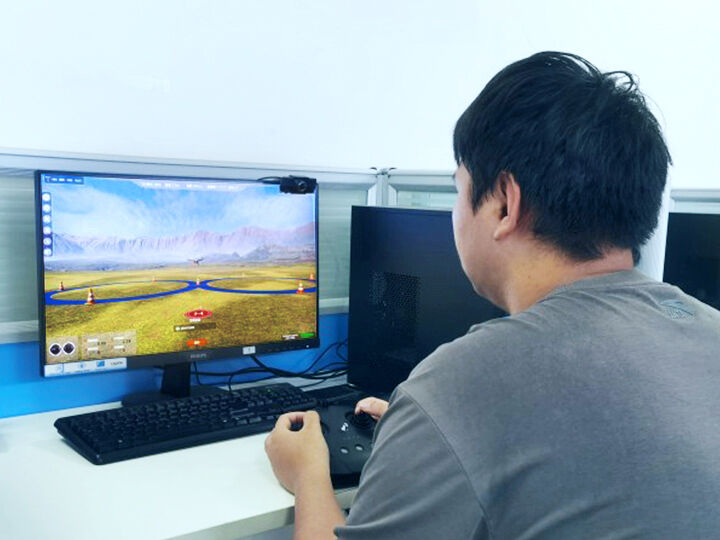 Высокоточный 12000 Вт Продолжительность полета Сектор распыливания Форма сельскохозяйственного беспилотного летательного аппарата